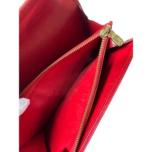 Louis Vuitton Sarah Wallet in Red Epi Leather - Picture 8 of 9